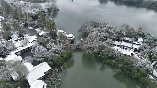 航拍西湖大雪