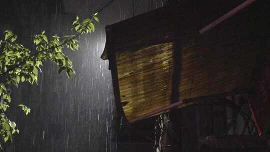 东湖新村 下雨天