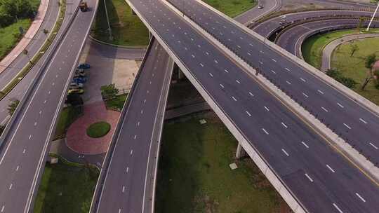 航拍广州交错的高速公路