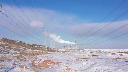 山区雪地工厂高压线塔