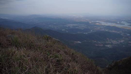 山顶风光俯瞰大地