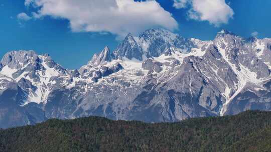 航拍云南玉龙雪山