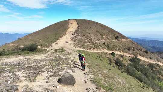 徒步登山