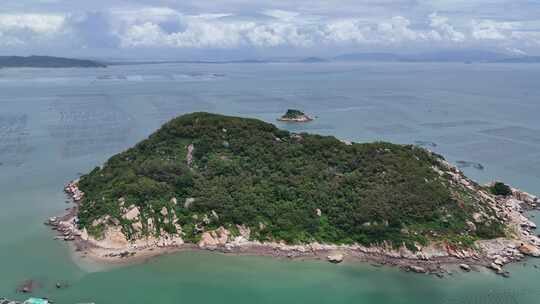 海上岛屿海岛大海蓝色海洋风景航拍