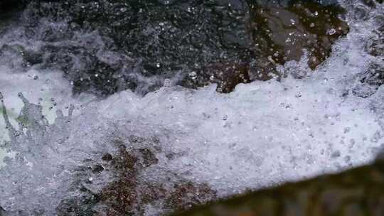 河边流水河流河水小溪山泉泉水流体液体水流