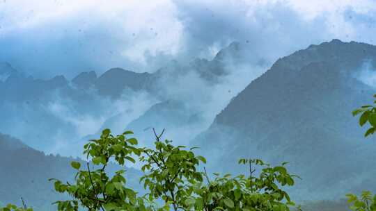 秦岭山脉云海云雾飘动