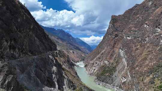 金沙江虎跳峡