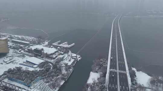 武汉沙湖大桥大雪航拍