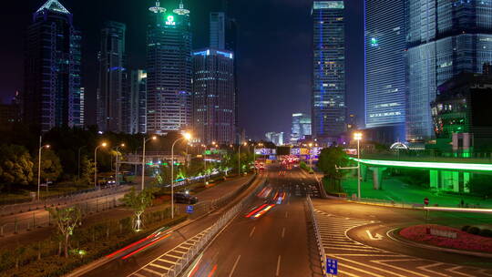 上海夜晚的交通