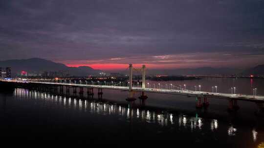 日暮时分的福州金山大桥