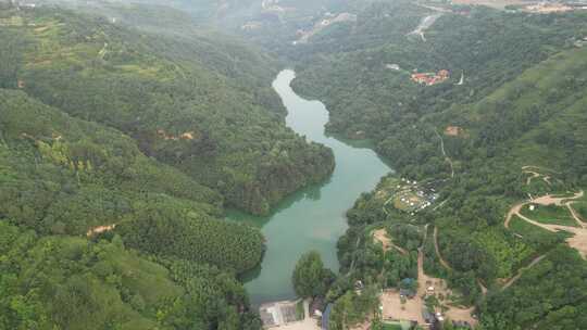 西安白鹿原鲸鱼沟碧水粼粼微波荡漾