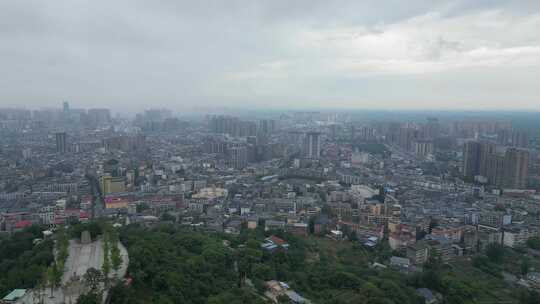 中国西南县城仁寿雨前一角