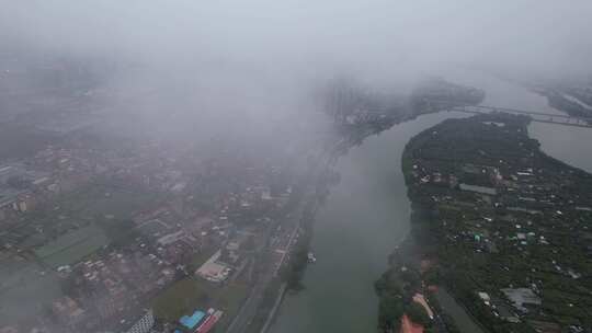 烟雨下的广东东江流域航拍