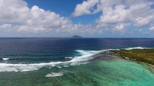 唯美大海海浪蓝天背景通用素材