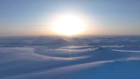 极寒草原暮雪