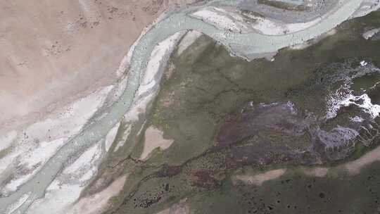 航拍西藏那曲地区蜿蜒的河流湿地风景