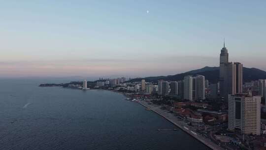 航拍山东烟台海岸线日出日落海边风景