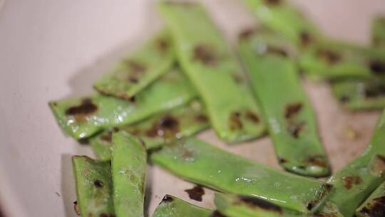 平底锅炒扁豆豆角