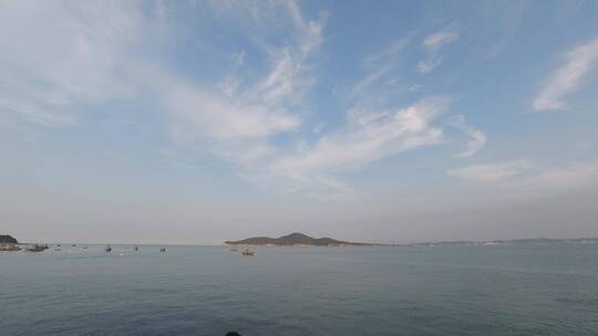 威海湾刘公岛上空的蓝天白云延时4K