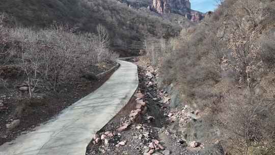 山路 崎岖 陡峭