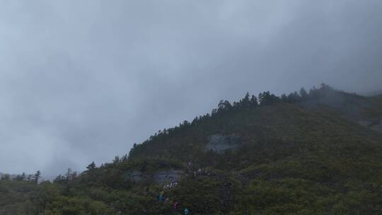 雨崩村清晨航拍