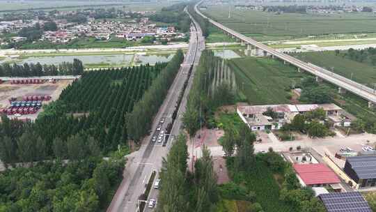 公路航拍乡村田野景象