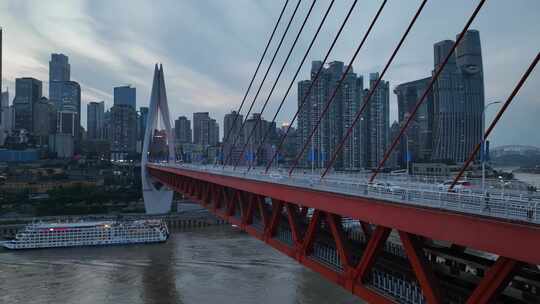 重庆东水门长江大桥穿行夜景洪崖洞视频素材模板下载