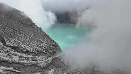 火山湖泊风景航拍