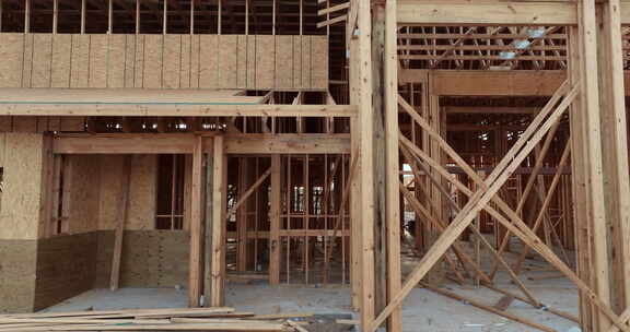 新开发城郊开发在建公寓楼木结构