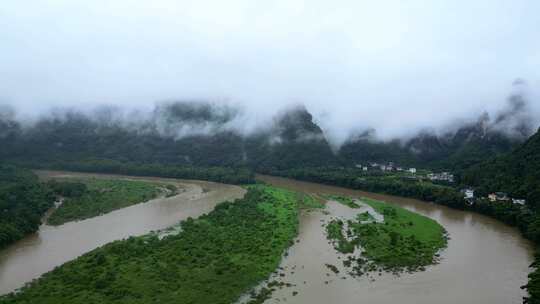 广西桂林烟雨漓江水墨画