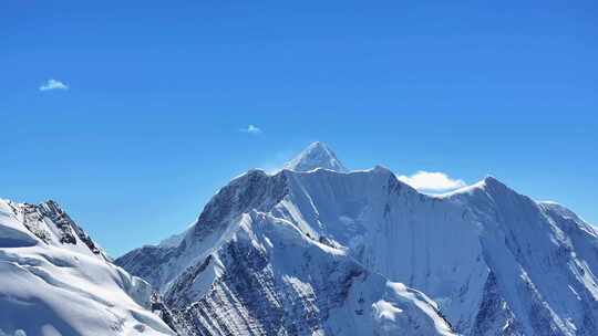 航拍横断山脉蜀山之王贡嘎山达多曼因雪山