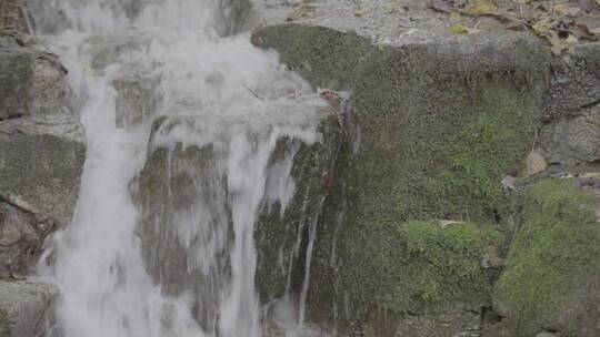 雨后清泉溪流LOG