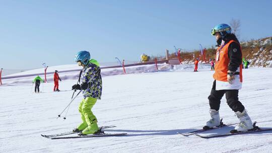 学习滑雪