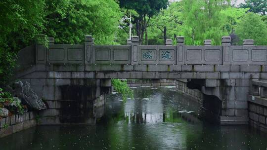 雨天古建筑雨景下雨屋檐雨滴意境