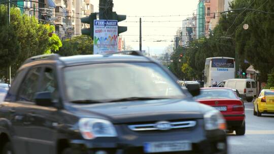 雅典市中心繁忙的道路
