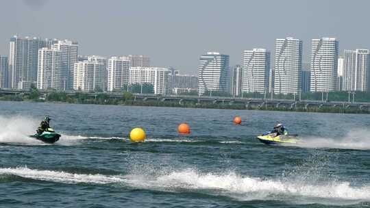 水上摩托艇比赛冲浪激情乘风破浪