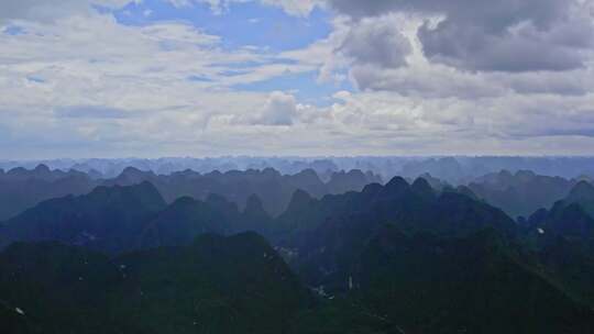 广西早晨大山晨光山川山峰光影山脉喀斯特