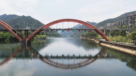 航拍杭州建德新安江彩虹桥