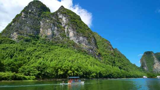 广西桂林山水漓江风景坐船游漓江沿岸风光视频素材模板下载