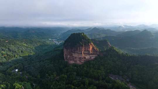 甘肃天水麦积山石窟日出航拍延时