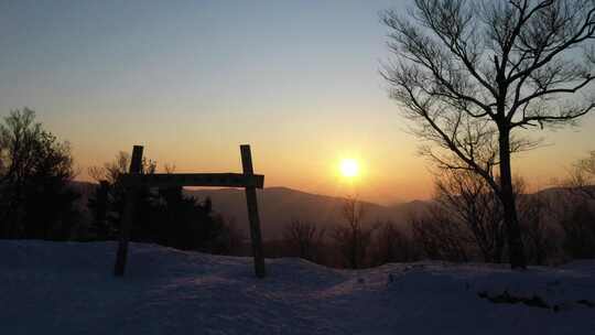 航拍黑龙江亚布力滑雪场落日美景