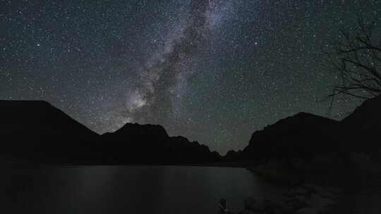 莲宝叶则柏香湖银河