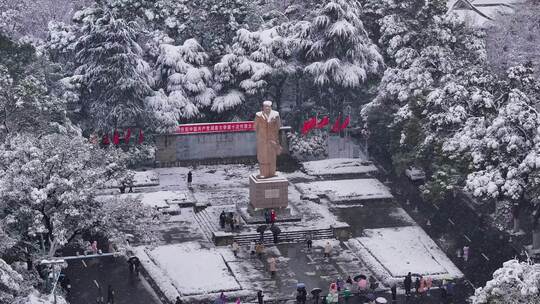 长沙岳麓山脚下东方红广场雪景航拍