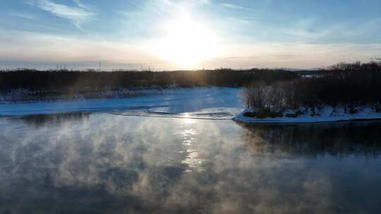 不冻河晨雾雪景