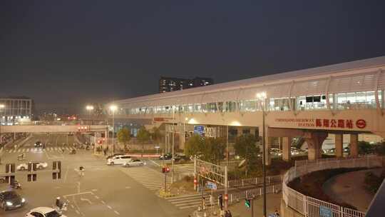 上海地铁11号线陈翔公路站傍晚视频素材模板下载
