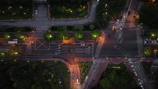 航拍城市上空车流绿化夜景交通