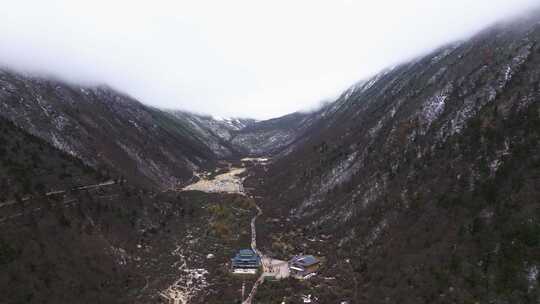 航拍四川九寨沟黄龙景区争艳池映月池迎宾池