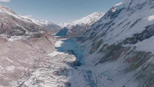 雪山，一望无际