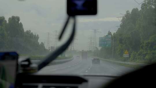 广州驾驶汽车看窗外风景