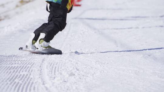 实拍滑雪运动